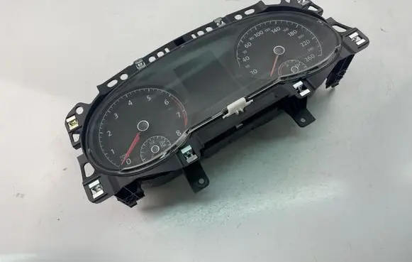 Volkswagen Golf VII Speedometer (instrument cluster) 5G1920742D