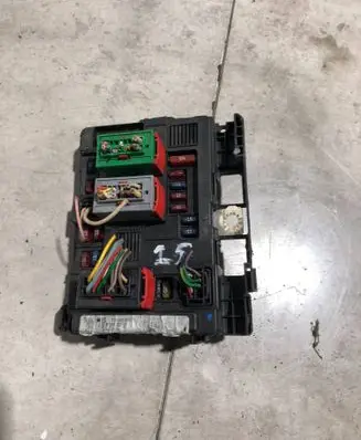 Citroen Xsara Picasso Fuse module 9643498880 T118470003G