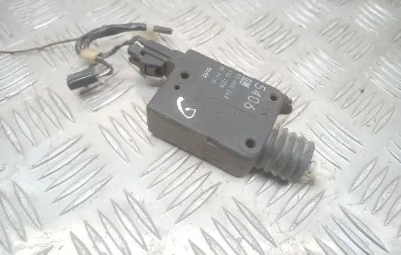 Opel Vectra B Tailgate boot lock/latch motor 90460062