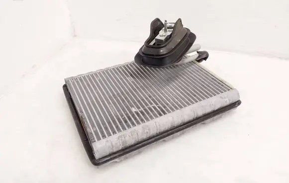 Audi e-tron Air conditioning (A/C) radiator (interior) HH017002 8W0816679