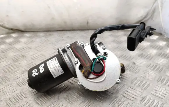 Mercedes-Benz GLE (W166 - C292) Wiper motor A1648202542