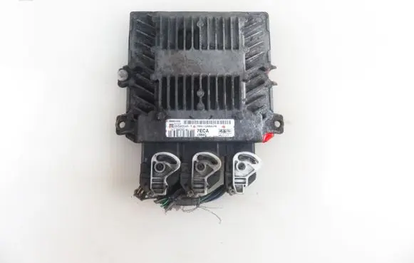 Ford Focus Engine control unit/module 5WS40332CT 7M5112A650PA