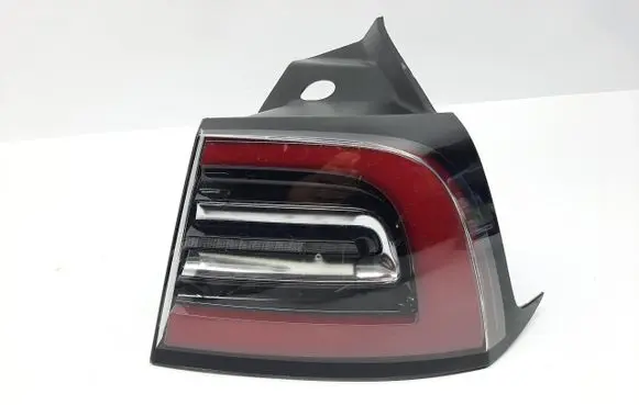 Tesla Model 3 Rear/tail lights 1077398
