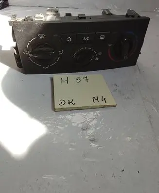 Peugeot 407 Climate control unit N102080F 69910004