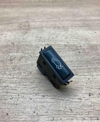 BMW X5 E53 Tailgate opening switch 8365579