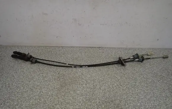 Hyundai ix20 Gear shift cable linkage 