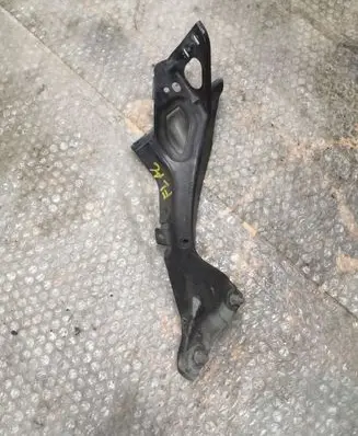 Audi A6 S6 C7 4G Fender mounting bracket 4G0821136