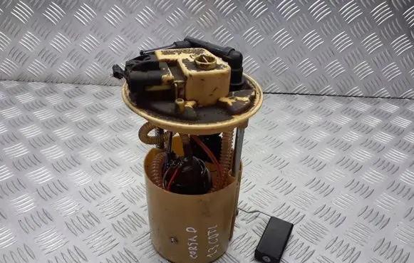 Opel Corsa D Mechanical fuel pump 13252214