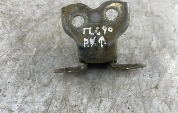 Toyota Land Cruiser (HDJ90) Front door upper hinge