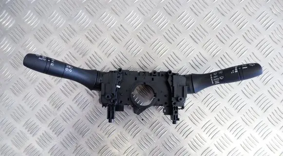 Wiper turn signal indicator stalk/switch