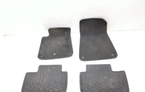 Polestar 2 Car floor mat set 31696028 31696030 32357443