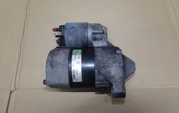 Renault Clio II Starter motor D7E1