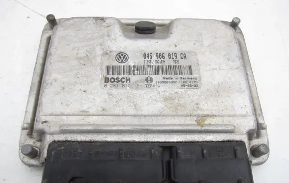 Volkswagen Polo III 6N 6N2 6NF Engine control unit/module 045906019CA 0281012195