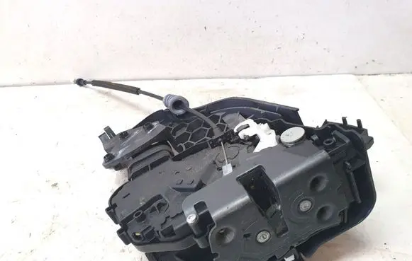 Volvo V50 Rear door lock 30699112