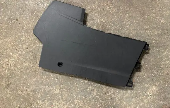 Renault Arkana Other center console (tunnel) element YR2141LJL0000