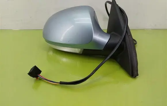 Volkswagen PASSAT B6 Front door electric wing mirror 010781