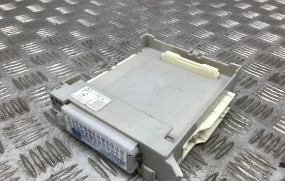 Lexus GS 250 350 300H 450H Fuse box set 8273030L60