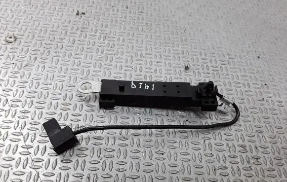 Volvo V50 Aerial antenna amplifier 8673495