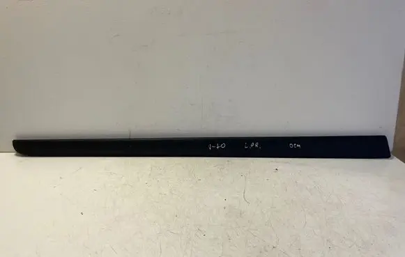 Volvo V70 Front door trim (molding) 9484225
