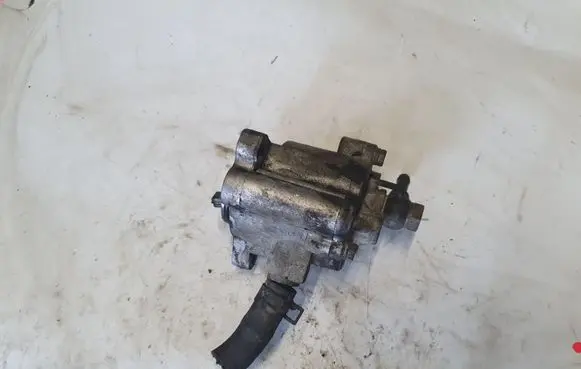 Toyota Corolla Verso E121 Vacuum pump 230027010 0810002590