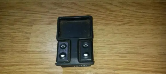 BMW 5 E34 Electric window control switch 1374491