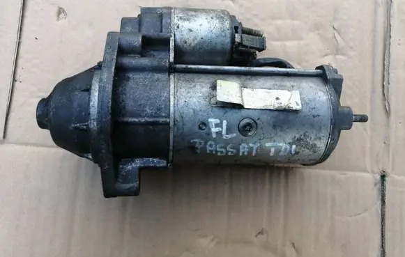 Volkswagen PASSAT B5.5 Starter motor 068911024E D7R3B