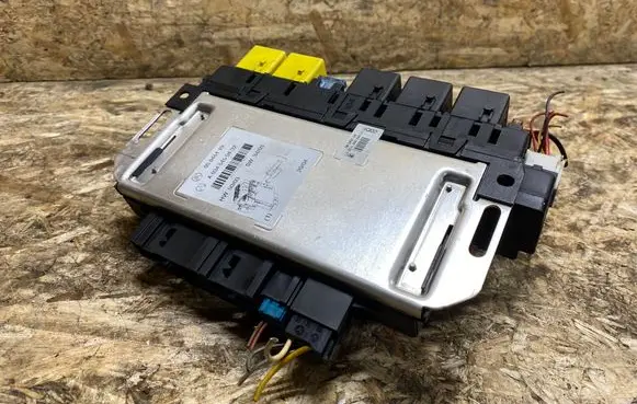 Mercedes-Benz S AMG W220 Relay mounting block A0345459432