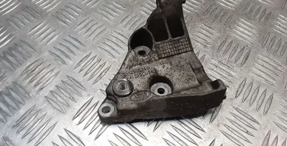 Land Rover Range Rover Sport L320 Power steering pump mounting bracket QVU500340
