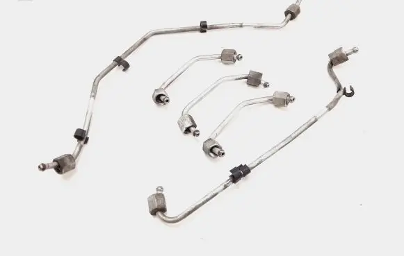 Fuel injector supply line/pipe