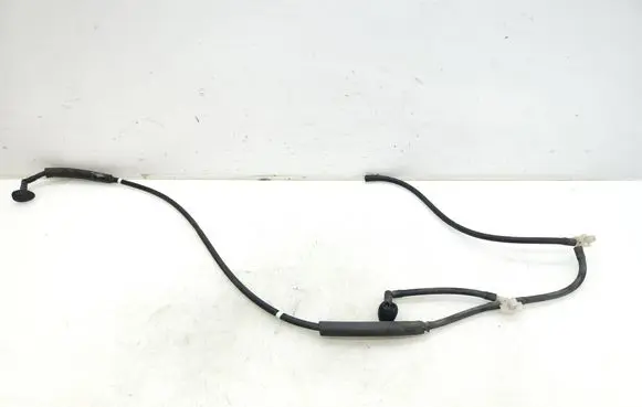 Isuzu D-Max Windshield washer spray nozzle 