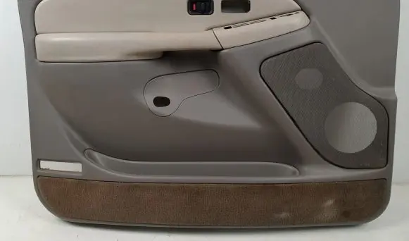 Chevrolet Tahoe Front door card panel trim 15766632