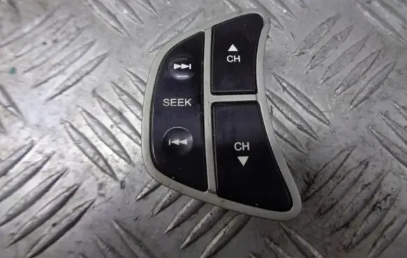 KIA Ceed Steering wheel buttons/switches 