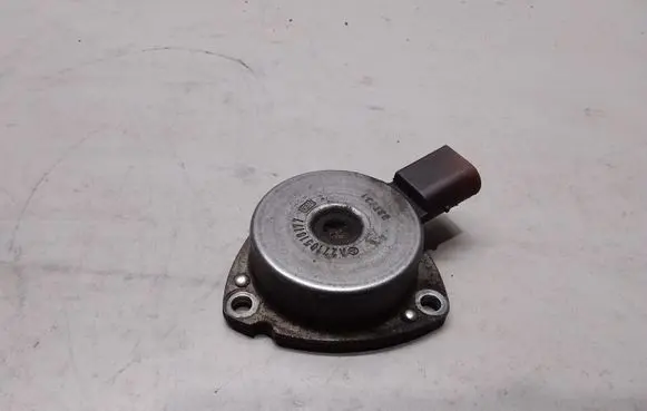 Mercedes-Benz C W203 Camshaft vanos timing valve A2710510177
