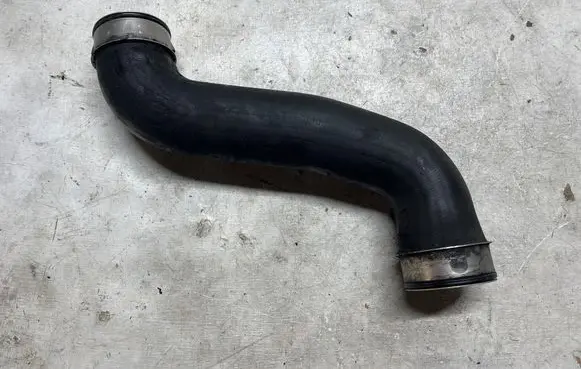 Intercooler hose/pipe
