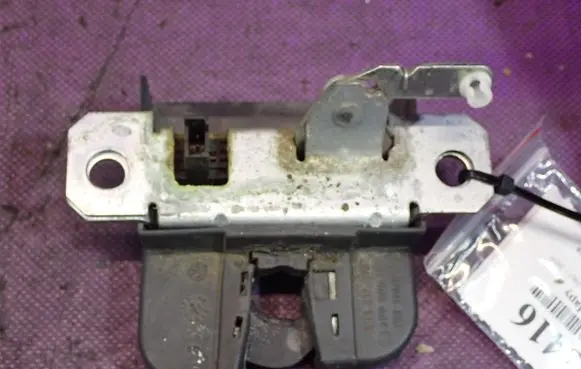 Volkswagen Polo IV 9N3 Tailgate/trunk/boot lock/catch/latch 6Q6827505E