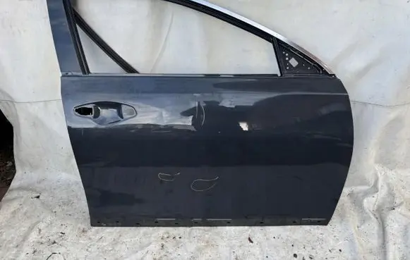 KIA Ceed Front door