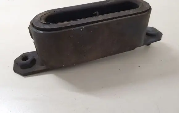 Iveco Daily 4th gen Radiator mount bracket 93809291