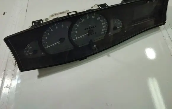 Opel Omega B2 Speedometer (instrument cluster) 87001300