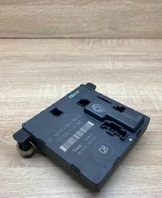 Mercedes-Benz E W211 Door control unit/module 2118201526 356805