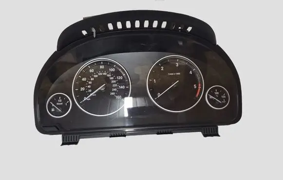BMW 5 F10 F11 Speedometer (instrument cluster) 25811511 220705405 926518101