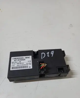 Mercedes-Benz E W211 Seat control module A2118702026 00005822A9