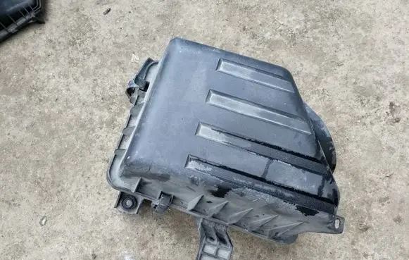 Hyundai Sonata Air filter box 281103K100