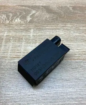 BMW 5 E39 AUC sensor 8391470 110187