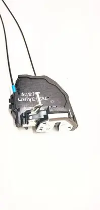 Toyota Auris E180 Rear door lock A084219