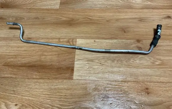Volkswagen PASSAT B6 Fuel line pipe