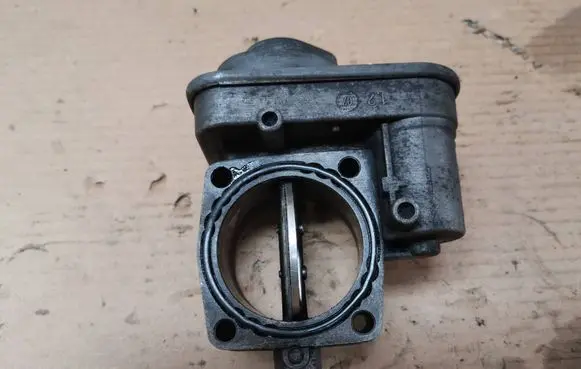 Opel Astra H Throttle body valve 8973762661