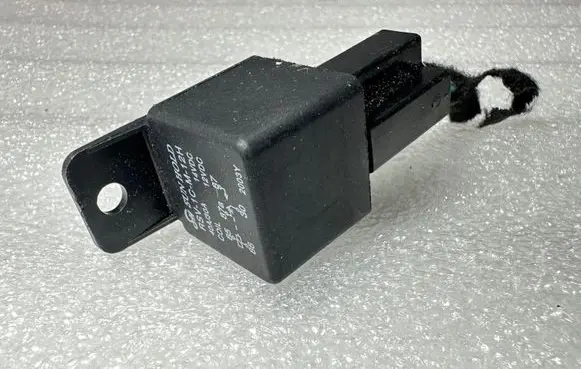 Audi 80 90 B3 Other relay RSV1CM12H 40A30A 8587887