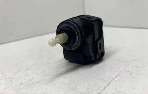 Audi A3 S3 8L Headlight level adjustment motor 8L0941295