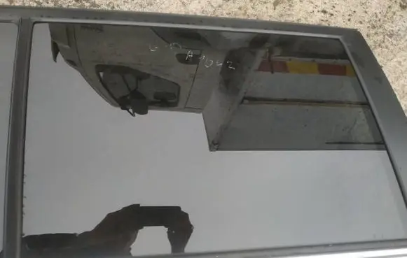 Toyota Highlander XU40 Rear door window glass as3