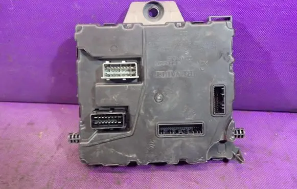 Renault Kangoo II Central body control module 